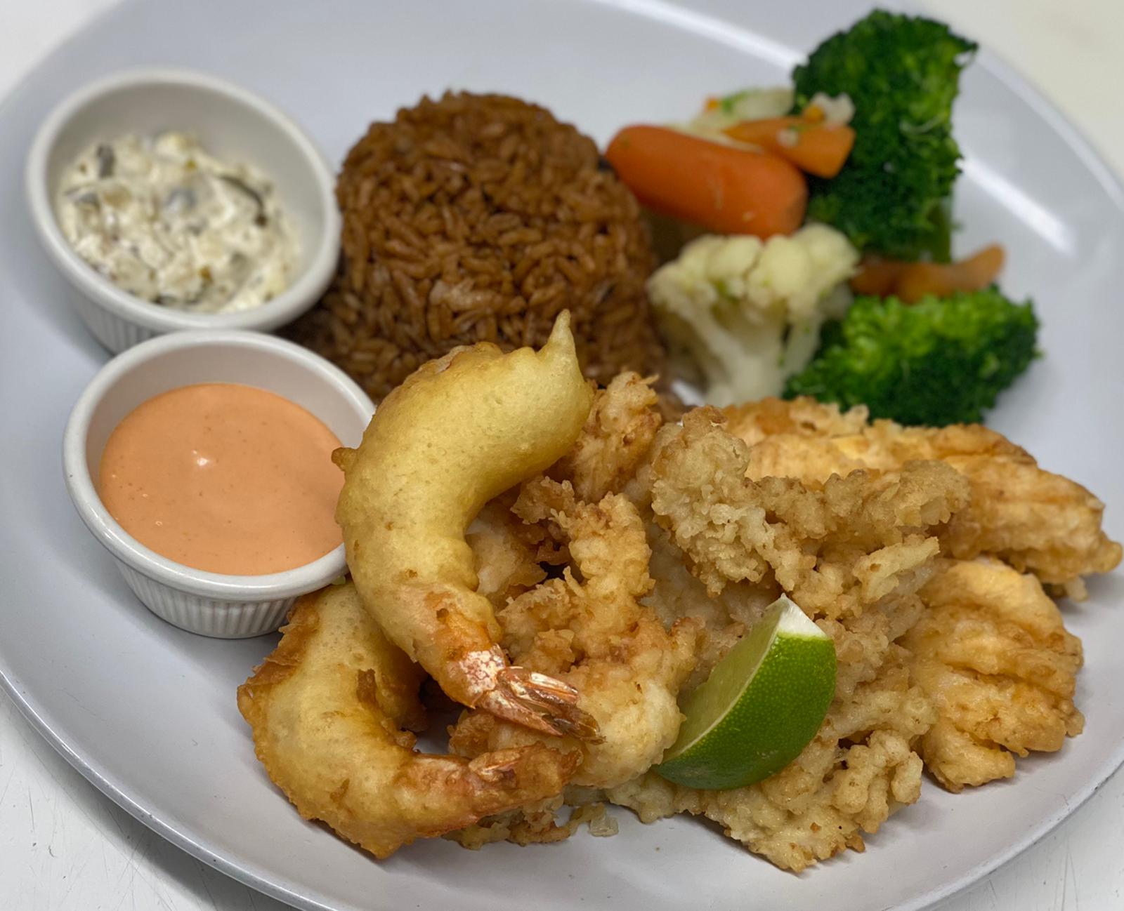 Cocktails at Wally's bar