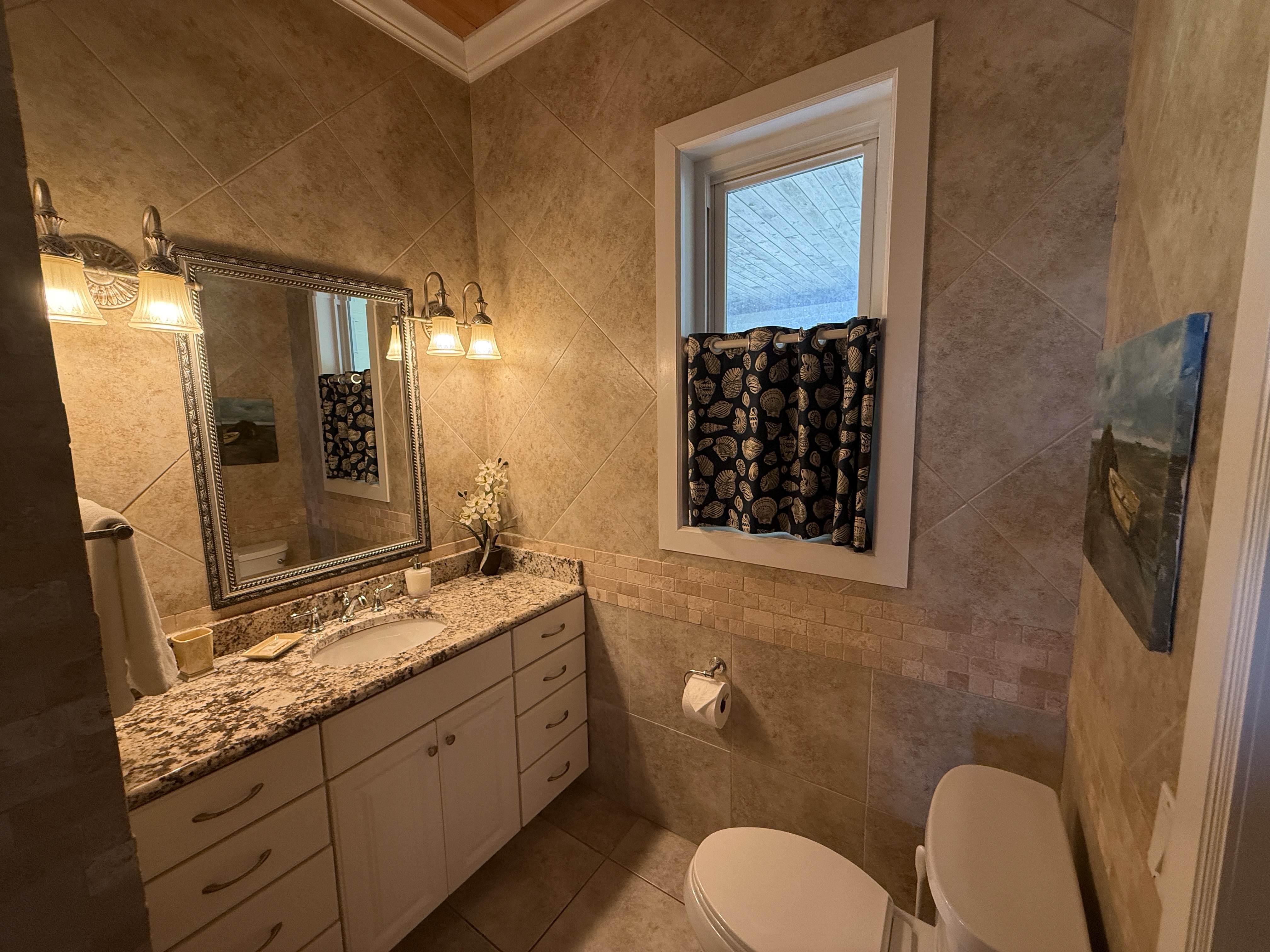 West Master en-suite bathroom