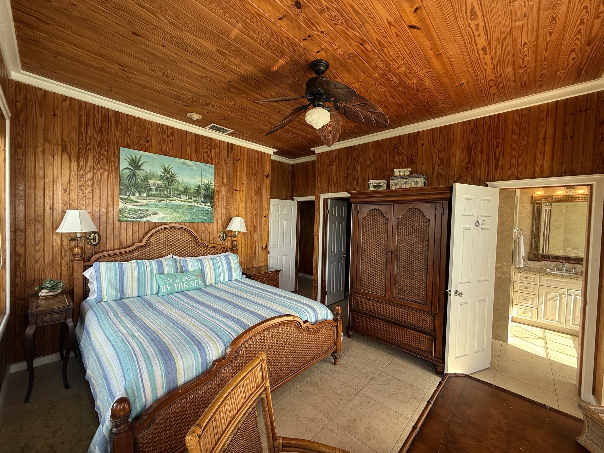 Kingsize bed and en-suite access