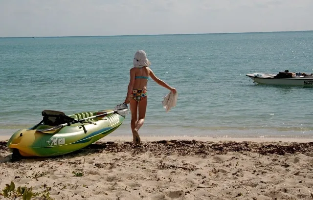 Paddling toward Duck Cay