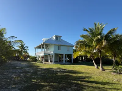 Street side yard at Calypso
