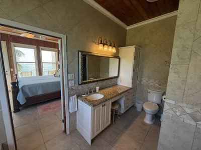 East Master Suite en-suite vanity